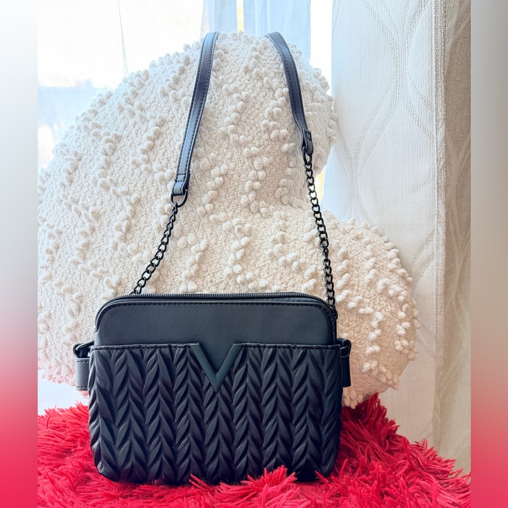 V Crossbody bag